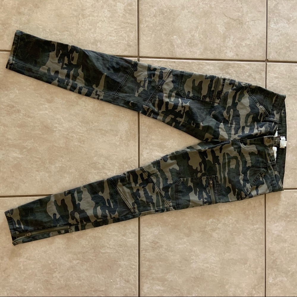 Forever 21 Camo Pants